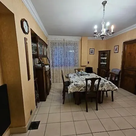 Holiday home Maison A 10 Minutes De Paris Slz